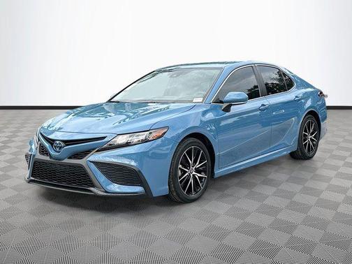 2024 Toyota Camry Hybrid SE