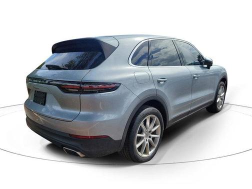 Dolomite Silver Metallic 2021 Porsche Cayenne Cayenne
