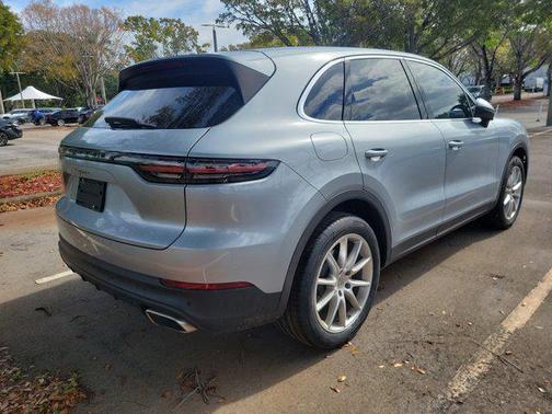 Dolomite Silver Metallic 2021 Porsche Cayenne Cayenne