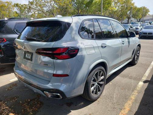 Brooklyn Grey Metallic 2024 BMW X5 xDrive40i