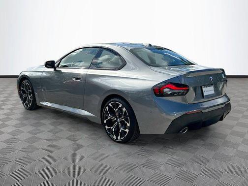 2025 BMW 230 i