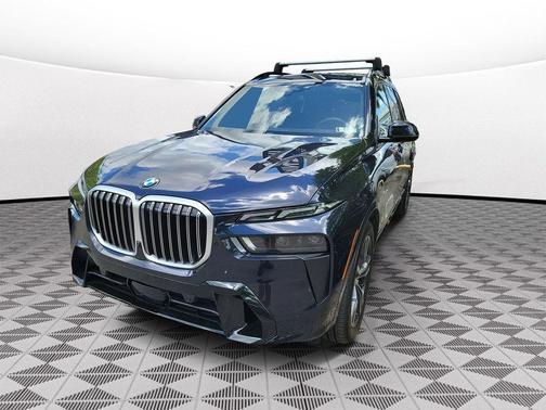 Carbon Black Metallic 2025 BMW X7 xDrive40i