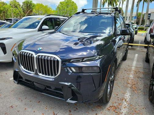 Carbon Black Metallic 2025 BMW X7 xDrive40i