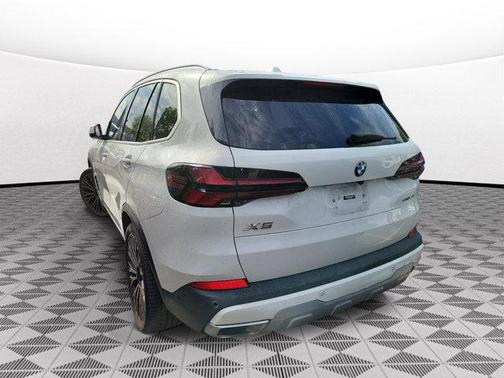 Alpine White 2024 BMW X5 sDrive40i
