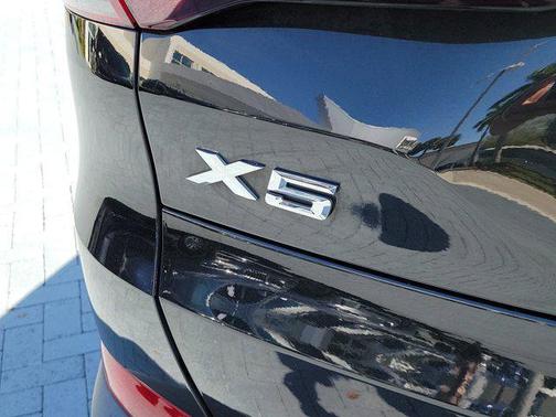 Black Sapphire Metallic 2021 BMW X5 xDrive40i