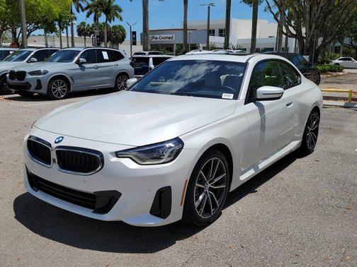Mineral White Metallic 2024 BMW 230 230i