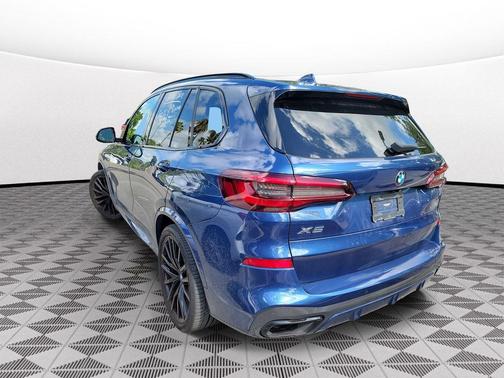 Phytonic Blue Metallic 2022 BMW X5 sDrive40i