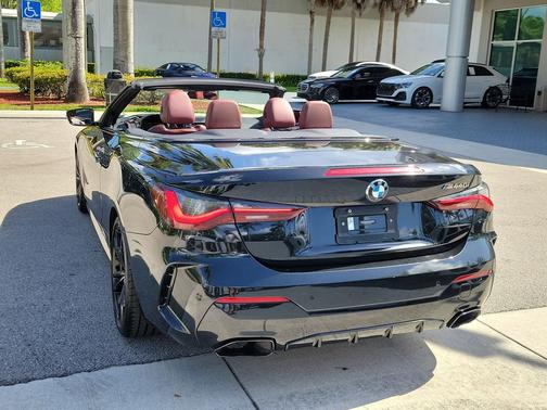 Black Sapphire Metallic 2021 BMW M440 i