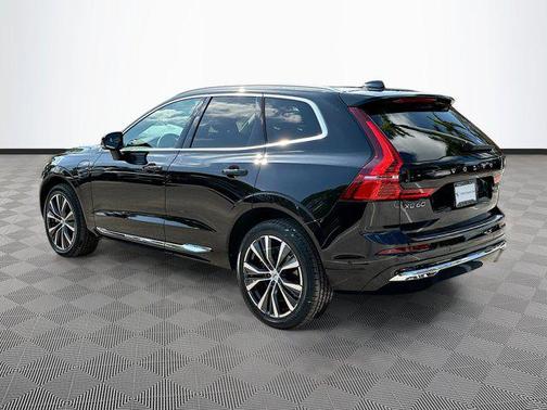 2022 Volvo XC60 Recharge Plug-In Hybrid T8 Inscription Expression