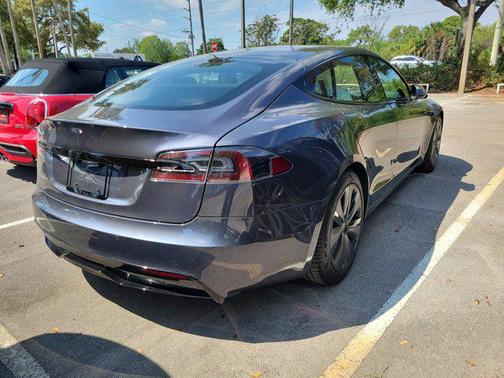 2022 Tesla Model S Base