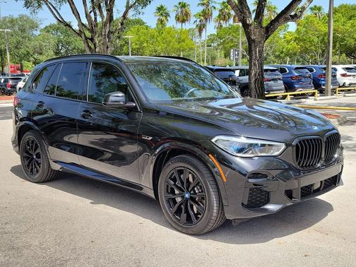Black Sapphire Metallic 2023 BMW X5 PHEV xDrive45e
