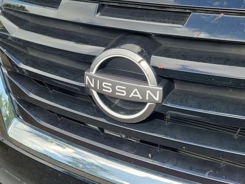 Super Black 2025 Nissan Pathfinder SL FWD