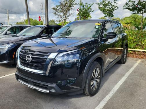 Super Black 2025 Nissan Pathfinder SL FWD