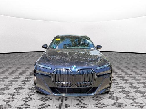 Carbon Black Metallic 2024 BMW i7 eDrive50
