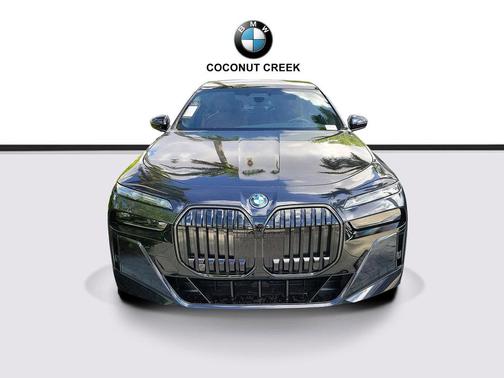 Carbon Black Metallic 2024 BMW i7 eDrive50