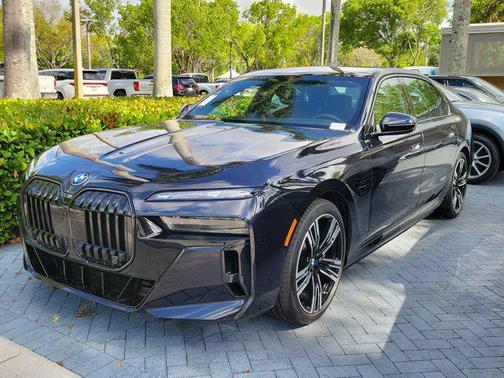 Carbon Black Metallic 2024 BMW i7 eDrive50
