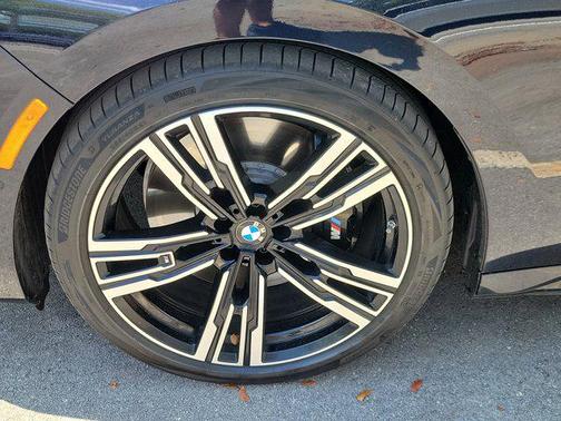 Carbon Black Metallic 2024 BMW i7 eDrive50