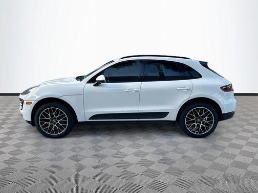 2018 Porsche Macan Base (PDK)