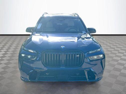 2024 BMW X7 M60i
