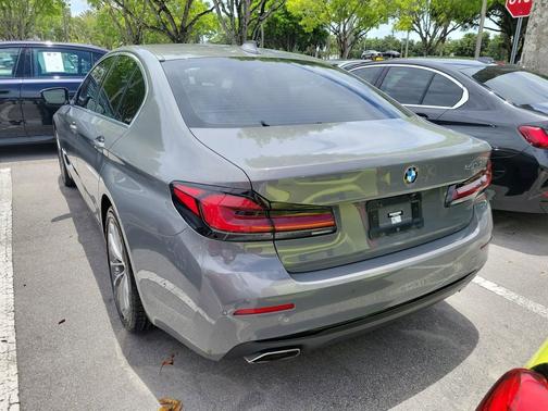 Bernina Grey Amber Effect Metallic 2022 BMW 530 i