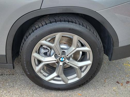 Gray Metallic 2024 BMW X3 sDrive30i