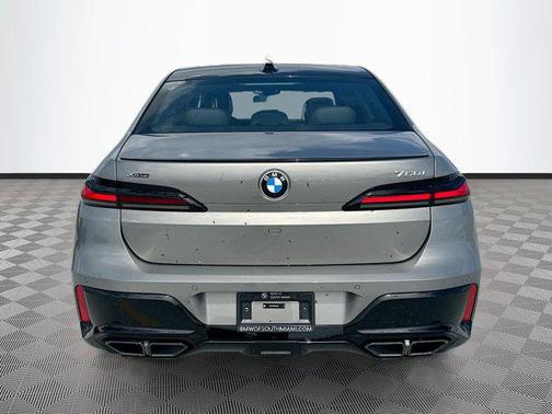 2025 BMW 760 xDrive