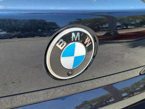 Carbon Black Metallic 2023 BMW 740 i