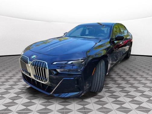 Carbon Black Metallic 2023 BMW 740 i