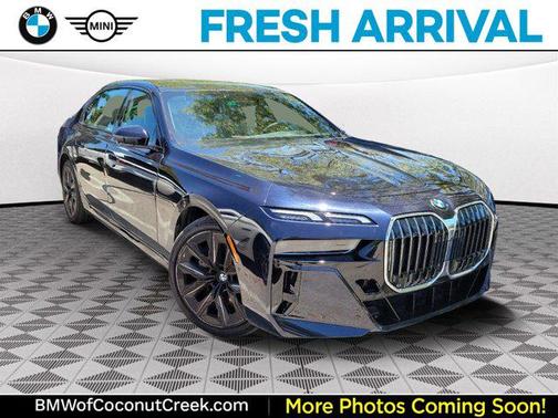 Carbon Black Metallic 2023 BMW 740 i