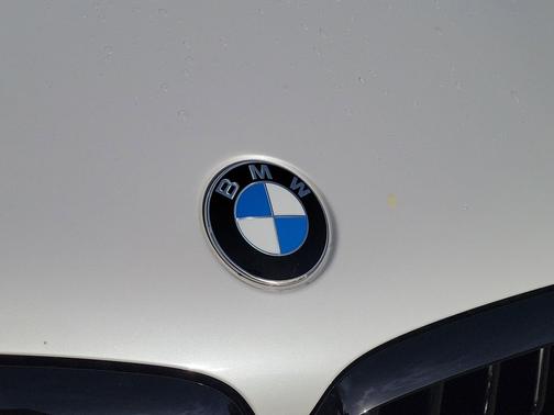 Mineral White Metallic 2021 BMW X5 sDrive40i