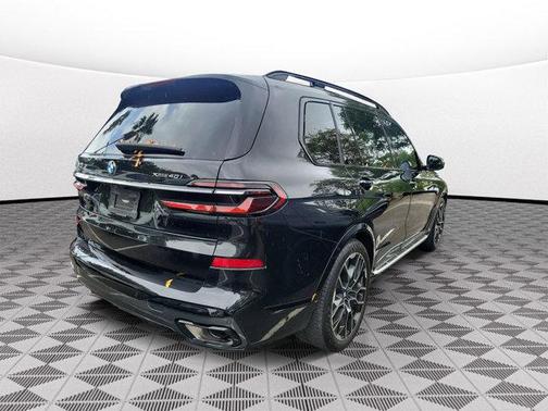 Black Sapphire Metallic 2024 BMW X7 xDrive40i