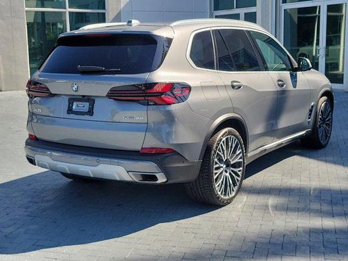 Skyscraper Grey Metallic 2024 BMW X5 sDrive40i