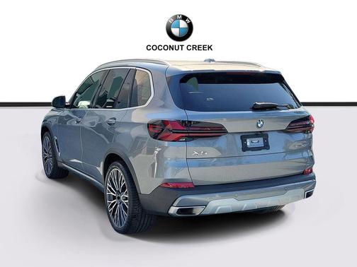 Skyscraper Grey Metallic 2024 BMW X5 sDrive40i
