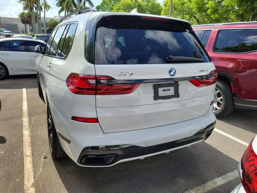 Alpine White 2021 BMW X7 xDrive40i