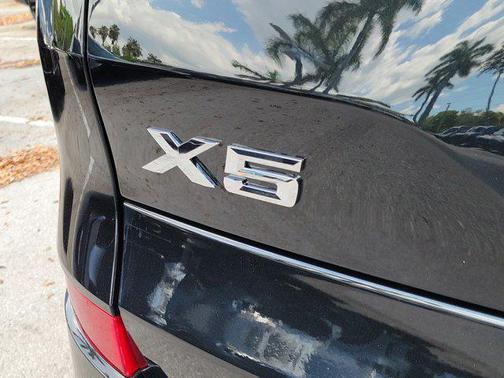 Black Sapphire Metallic 2026 BMW X5 sDrive40i