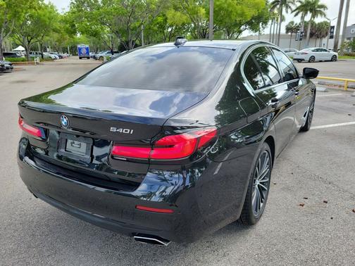 Black Sapphire Metallic 2021 BMW 540 540i