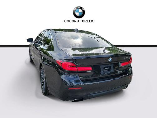 Black Sapphire Metallic 2021 BMW 540 540i