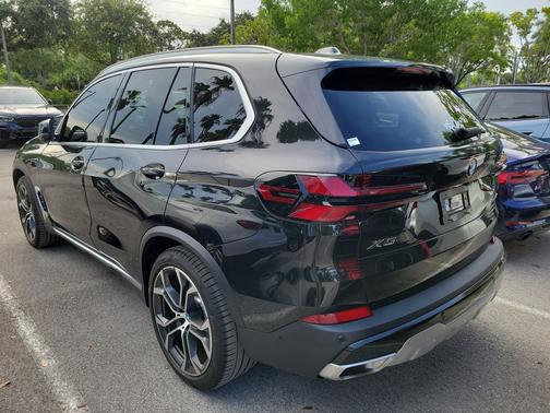 Black Sapphire Metallic 2024 BMW X5 sDrive40i