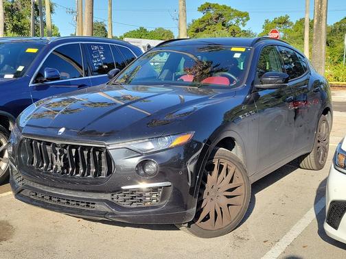 Nero Ribelle Metallic 2022 Maserati Levante GT