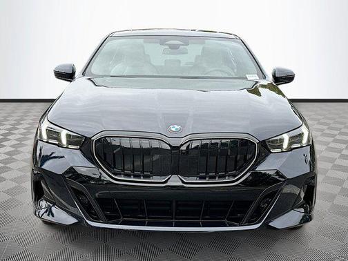 2025 BMW 530 i