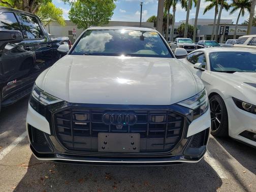 Glacier White Metallic 2022 Audi Q8 55 Premium Plus