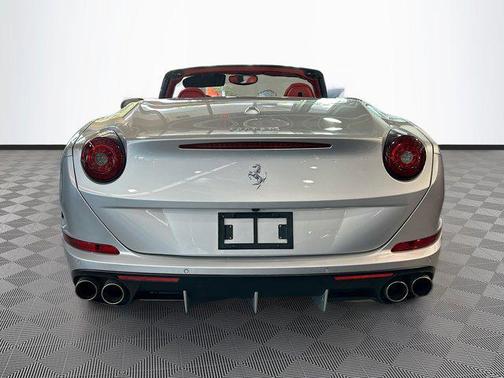 2015 Ferrari California T