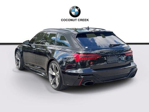 Mythos Black Metallic 2022 Audi RS 6 Avant 4.0T