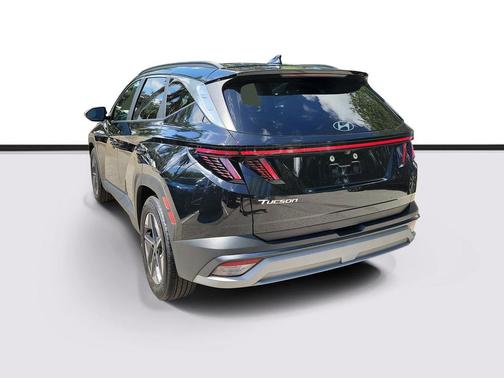 Phantom Black 2025 Hyundai TUCSON SEL Convenience