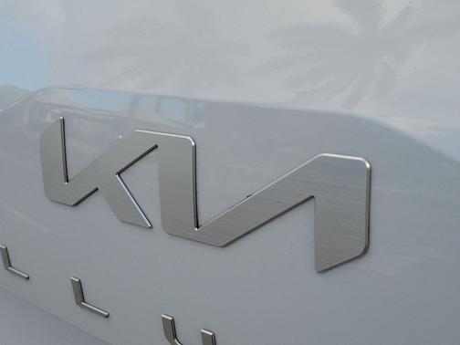 Glacial White Pearl 2024 Kia Telluride EX X-Line
