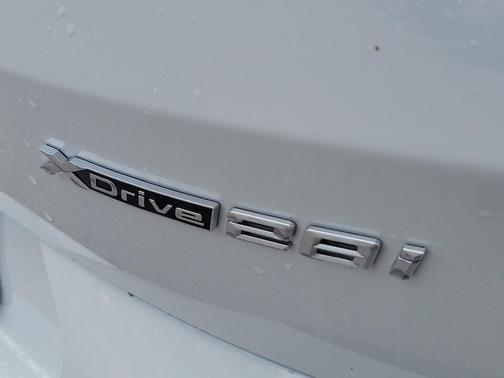 Alpine White 2026 BMW X2 xDrive28i