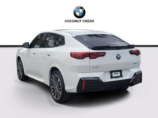 Alpine White 2026 BMW X2 xDrive28i