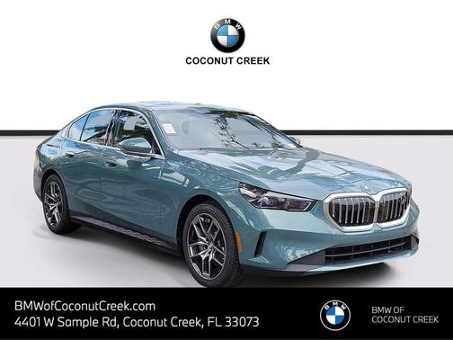 Cape York Green Metallic 2026 BMW i5 eDrive40