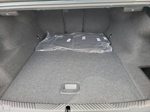 Cape York Green Metallic 2026 BMW i5 eDrive40