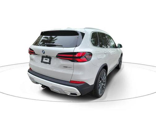 Mineral White Metallic 2026 BMW X5 xDrive40i